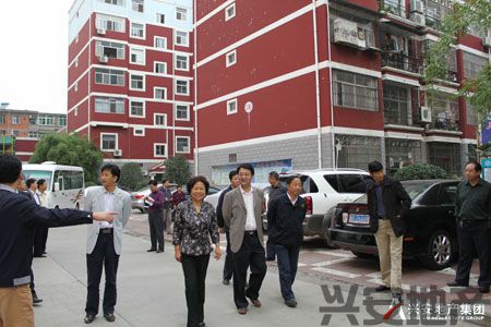 市政協(xié)檢查觀摩小組來城市花園實地調研